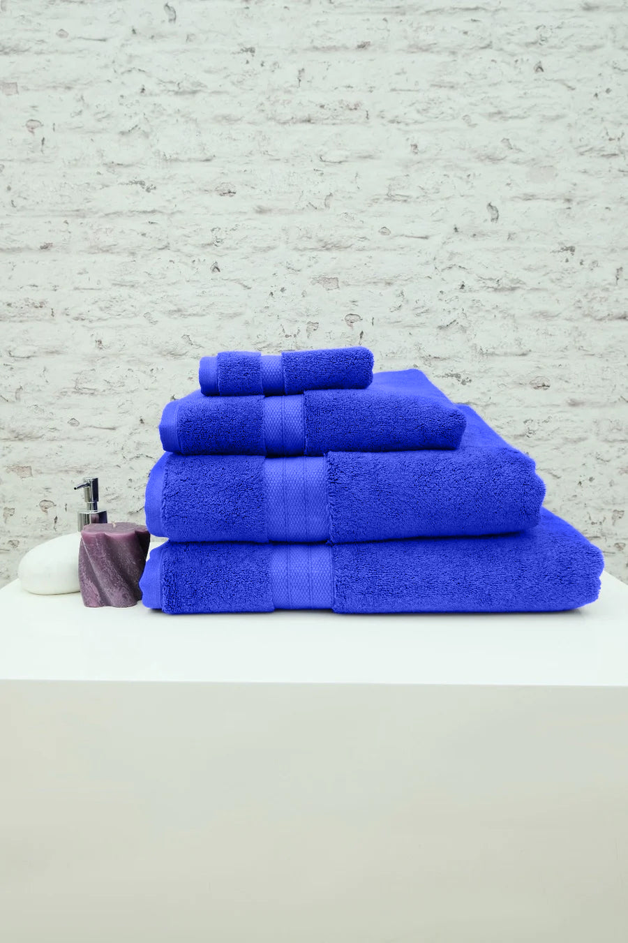 Set of blue bath towels 